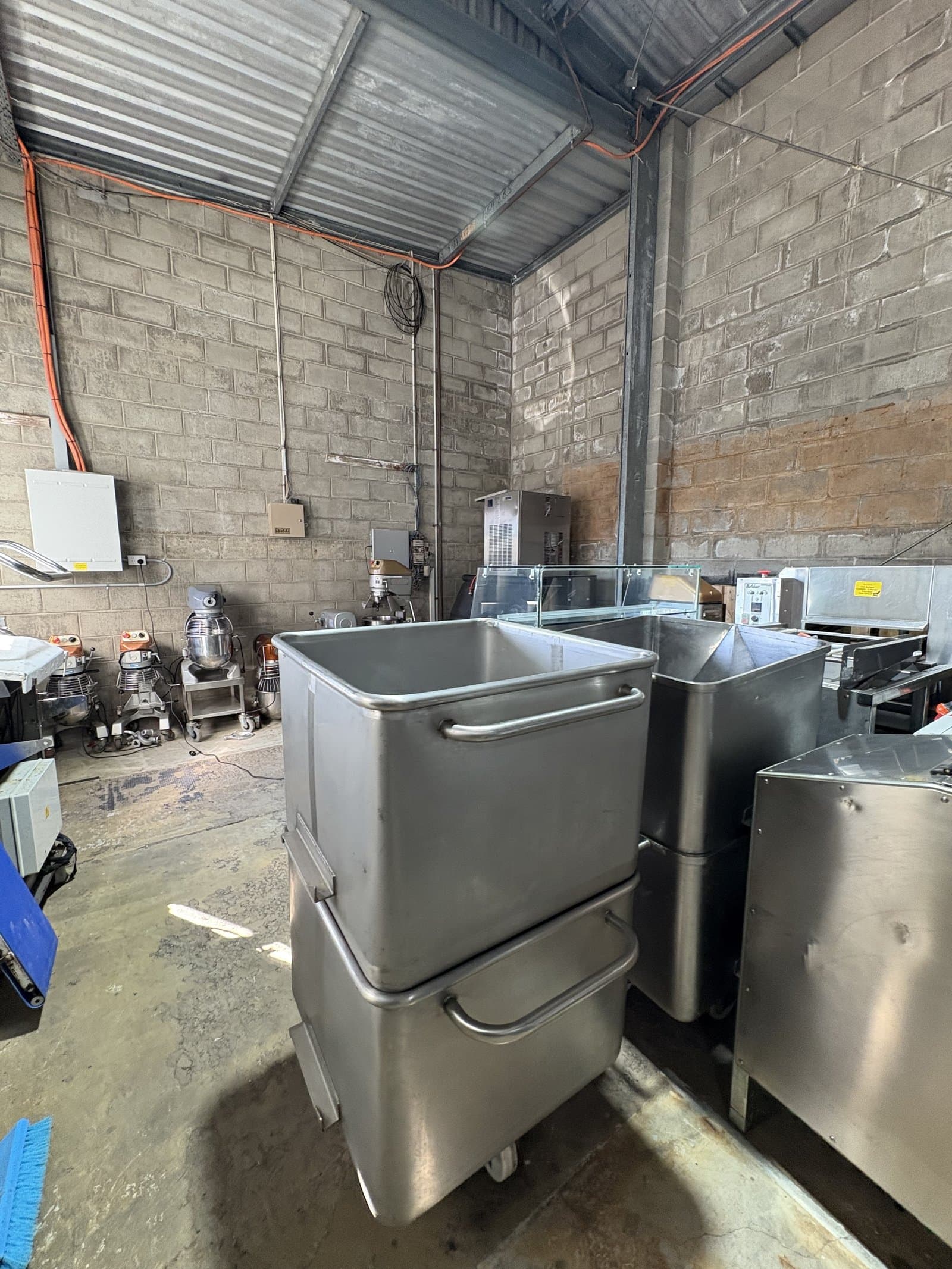 Stainless Dough Tubs (Mobile)